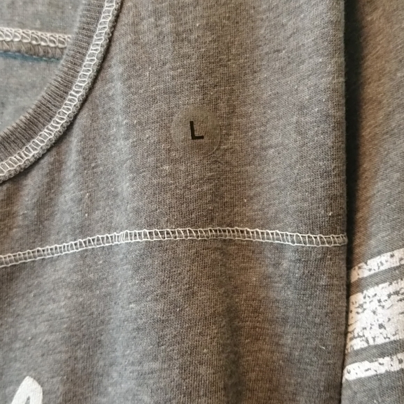 Shirt - Picture 4 of 8